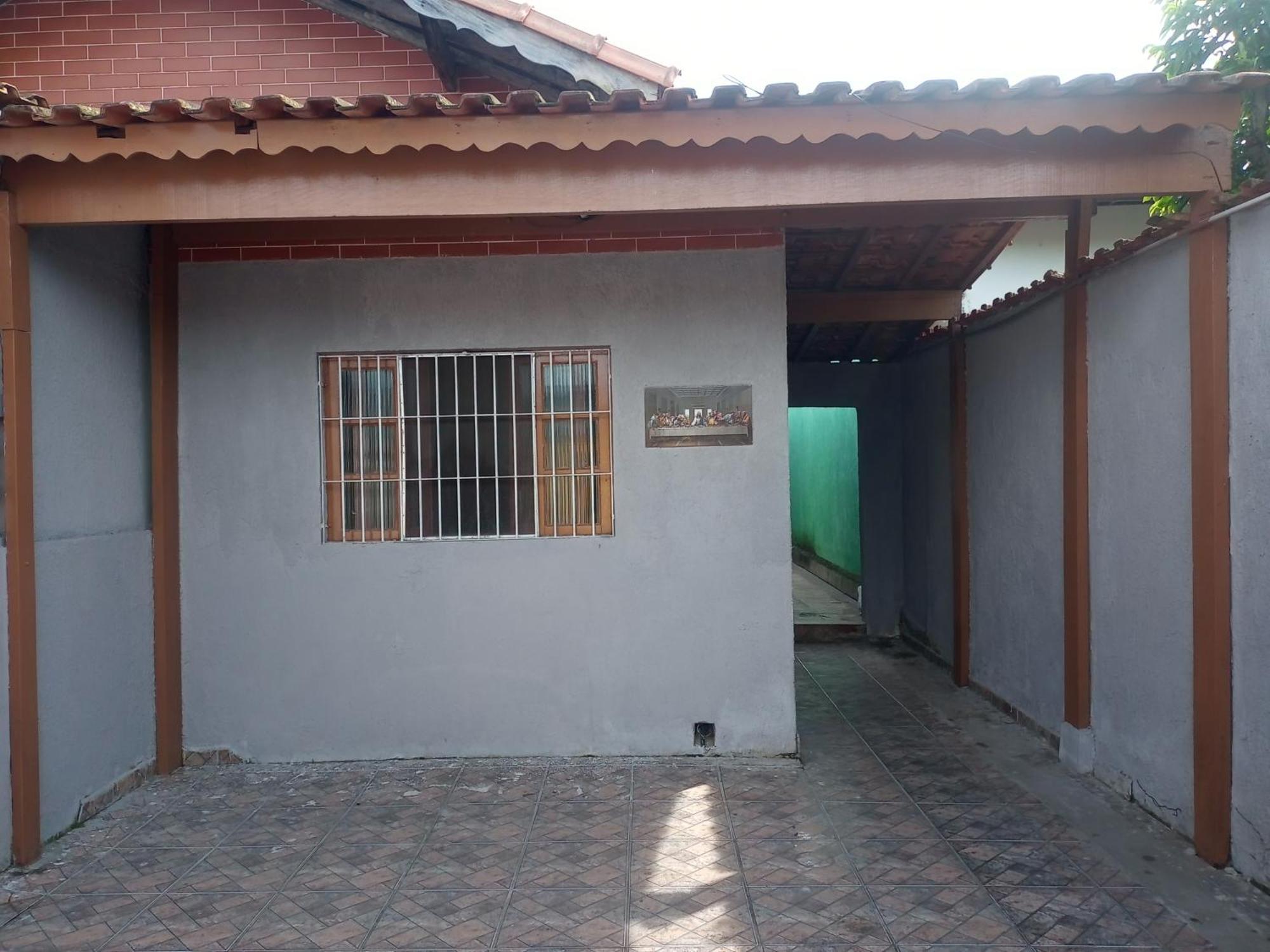 Casa Com Piscina Em *